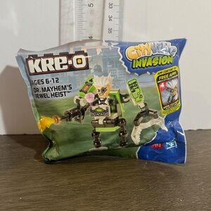 KRE-O Cityville Invasion - Dr. Mayhem's Jewel Heist - Mini Figure - Poly Bag Set